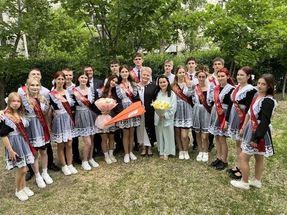 #Последнийзвонок2026
 🔔Последний звонок: прощание с детством и шаг в будущее ✨
 26 мая в нашей школ
