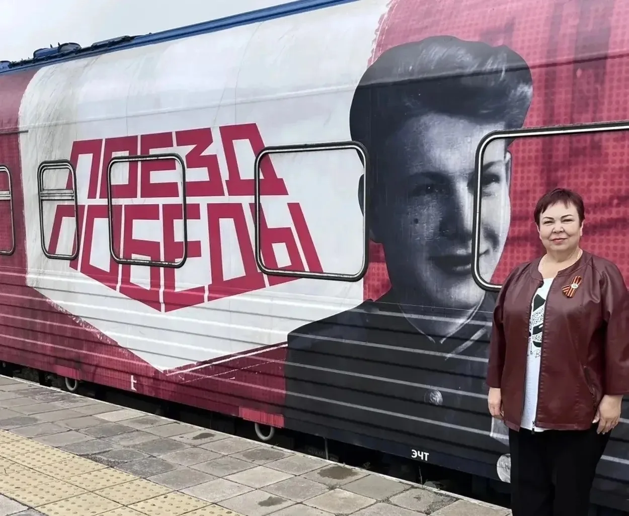 Директор Центра творчества Татьяна Голяшкова и руководитель муниципального штаба ВОД «Волонтеры Побе