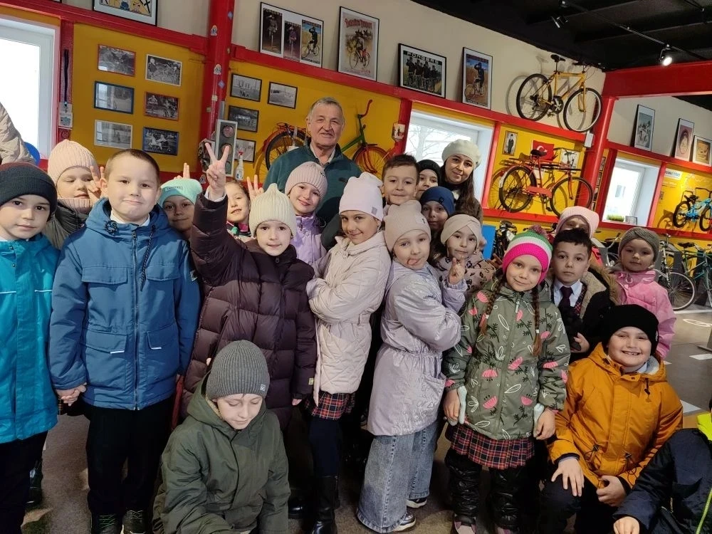 Юные исследователи в «Великах»! 🚴‍♂️✨  26 марта 1 «В» класс вместе со своим классным руководителем А