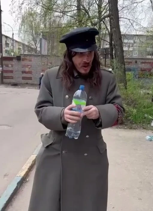 Скандально известного нижегородского живодёра по прозвищу Шинель — бывшего сотрудника ННГУ Андрея Пе