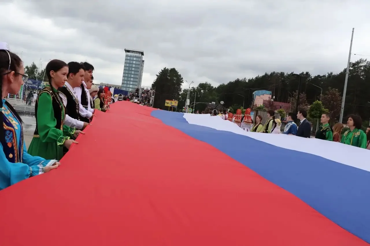 🇷🇺 Вот что значит любить Родину

 ✨Сегодня, в День России, наши студенты стали яркой частью городс