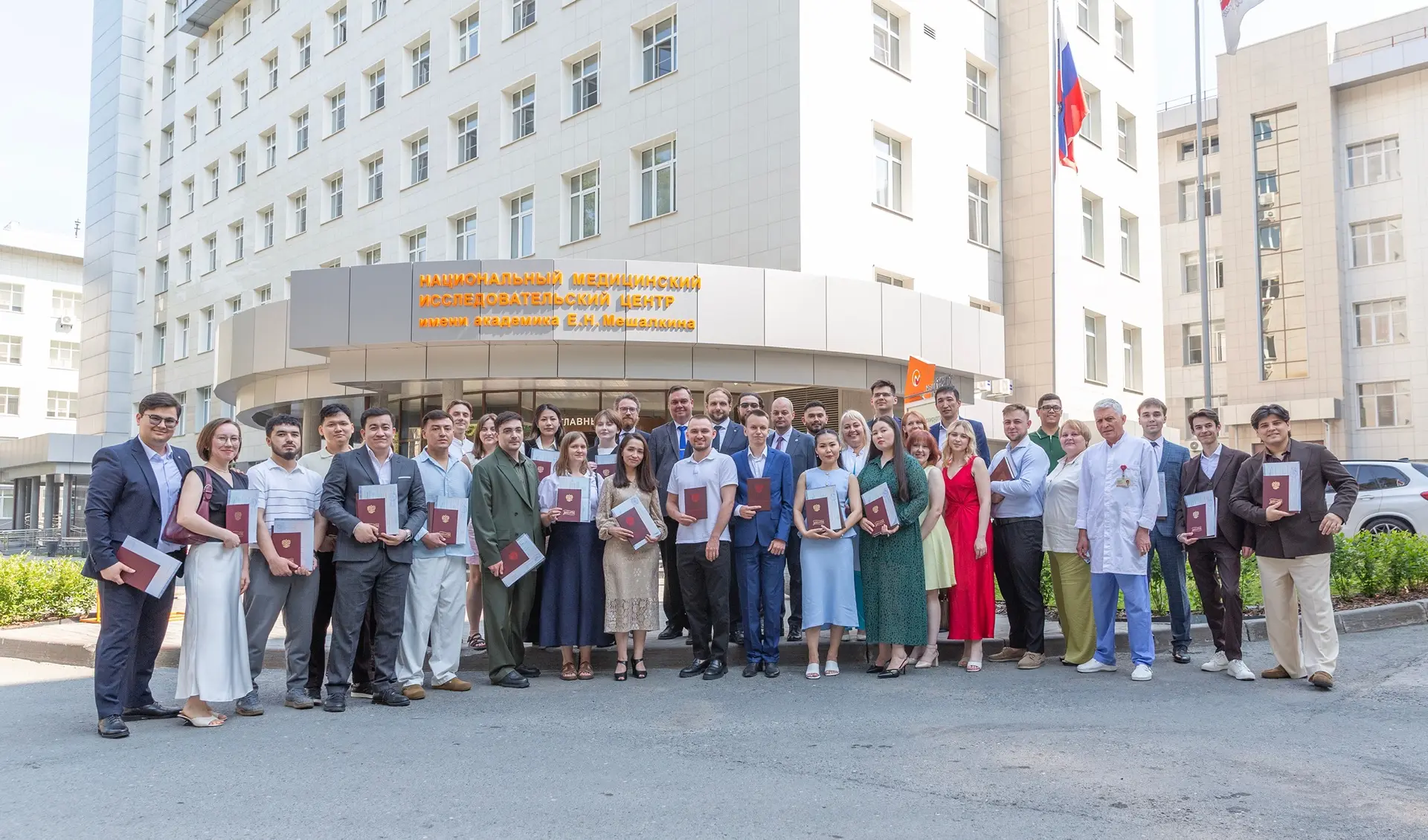 🎓Впереди – свободное плавание: выпуск ординаторов и аспирантов
2026 года прошел в стенах Центра Меш