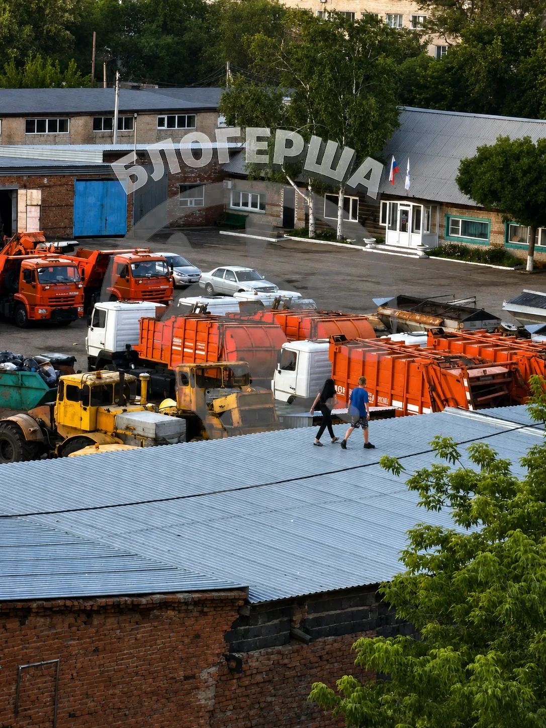 Развлечения подростков продолжаются

На территории «Автоспецтехники» вроде бы всё серьёзно: пропускн