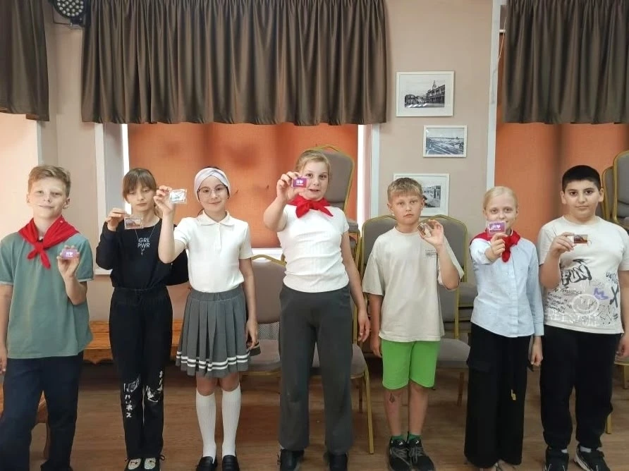 В поисках пионерского галстука: юнармейцы и Движение Первых объединили поколения