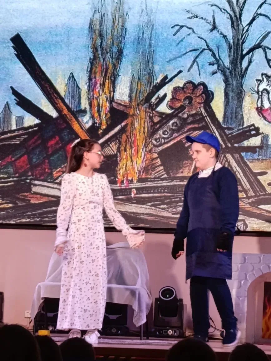 🎭 Дебют 4В: «Кошкин дом» для самых маленьких!  Вчера в нашей школе царила настоящая театральная атмо