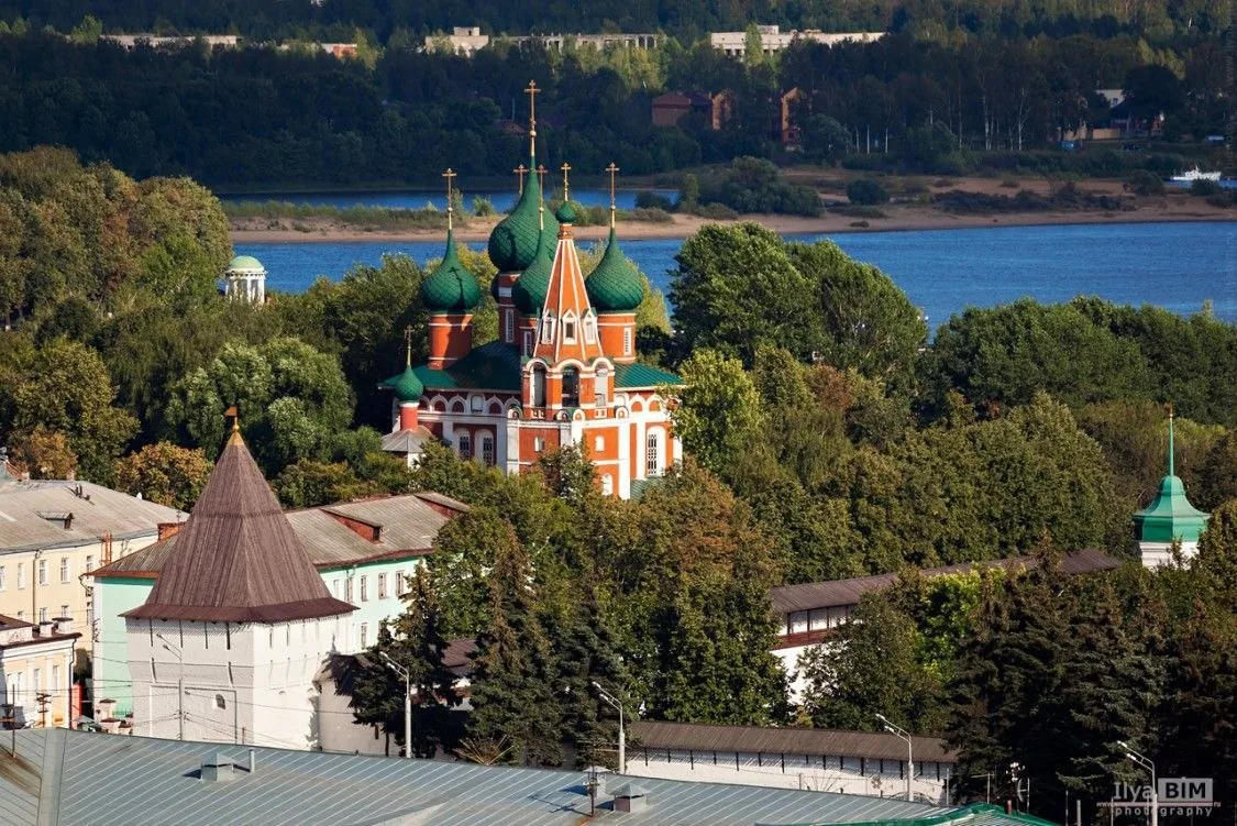 Ярославль, гарнизонный храм Архангела Михаила ( XVII век), фрагмент звона перед Литурги...