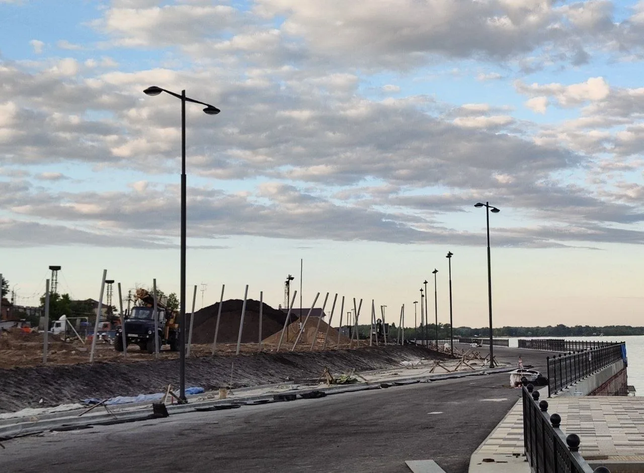 Благоустройство набережной у моста Саратов–Энгельс и в Затоне

У моста строят скейт-парк — его плани