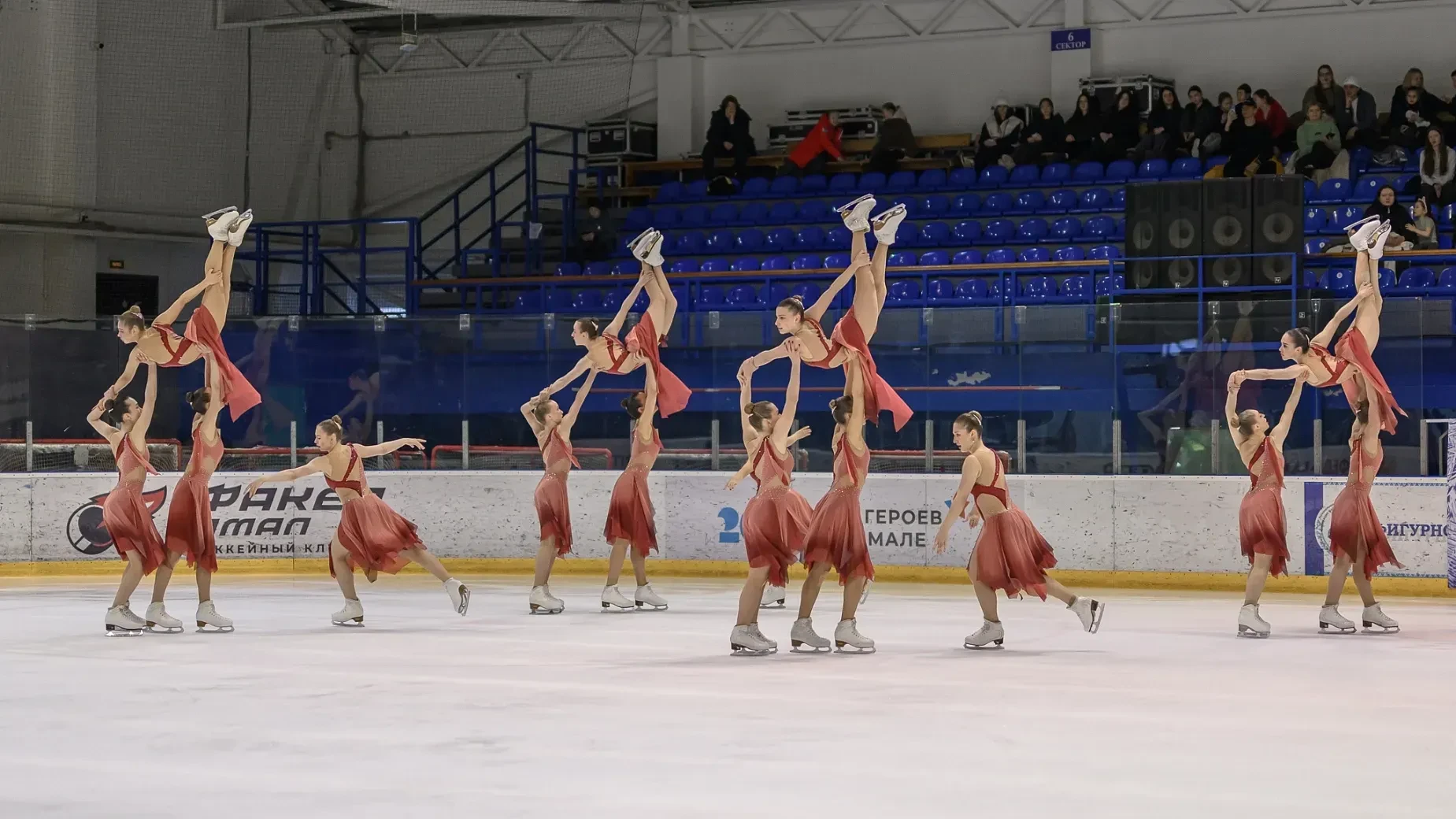 ⛸В Салехарде прошёл финал Кубка России по синхронному фигурному катанию.  Окружная столица вновь док