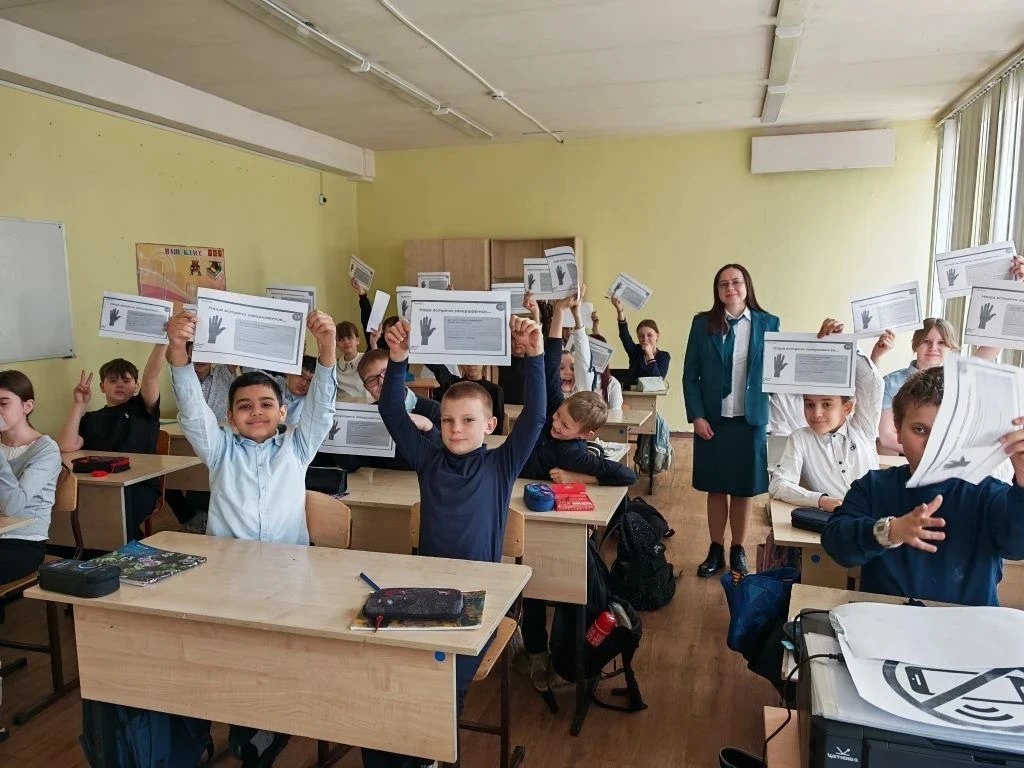 🧑‍🏫🎓Налоговая грамотность в 5 классе: Учимся управлять деньгами с детства!💰  📅Сегодня в 5 классе наш