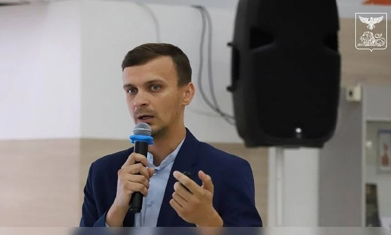 Директор белгородской школы предложил президенту внедрить цифровые личные дела учеников.