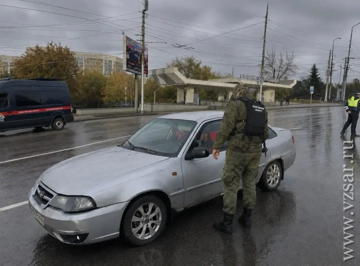 ⚡️У моста через Волгу военные следователи ловили уклонявшихся от учета "новых россиян"