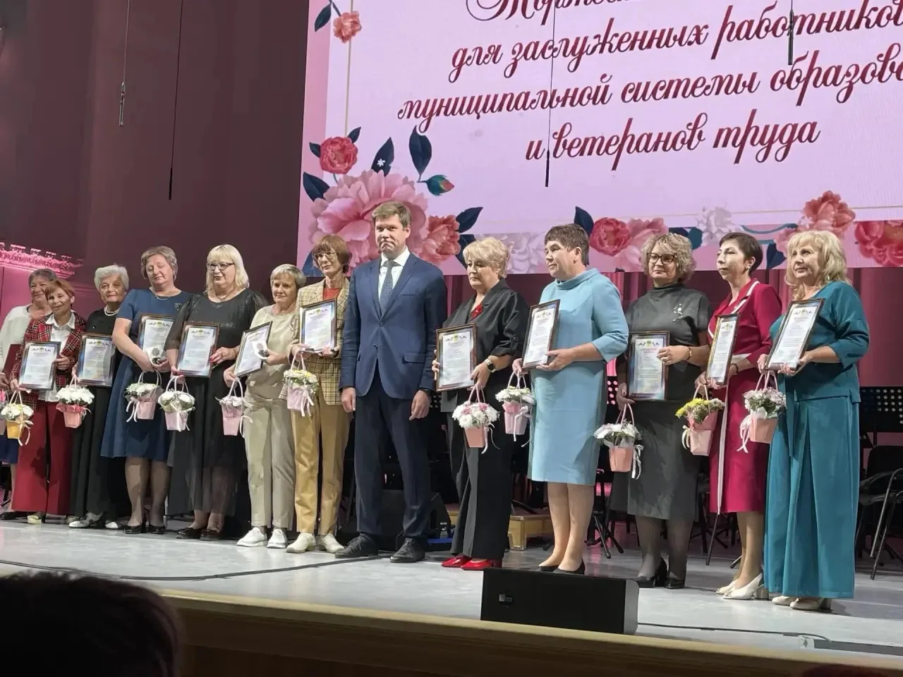 Сегодня в теплой и торжественной обстановке прошел праздничный концерт, посвященный зас...