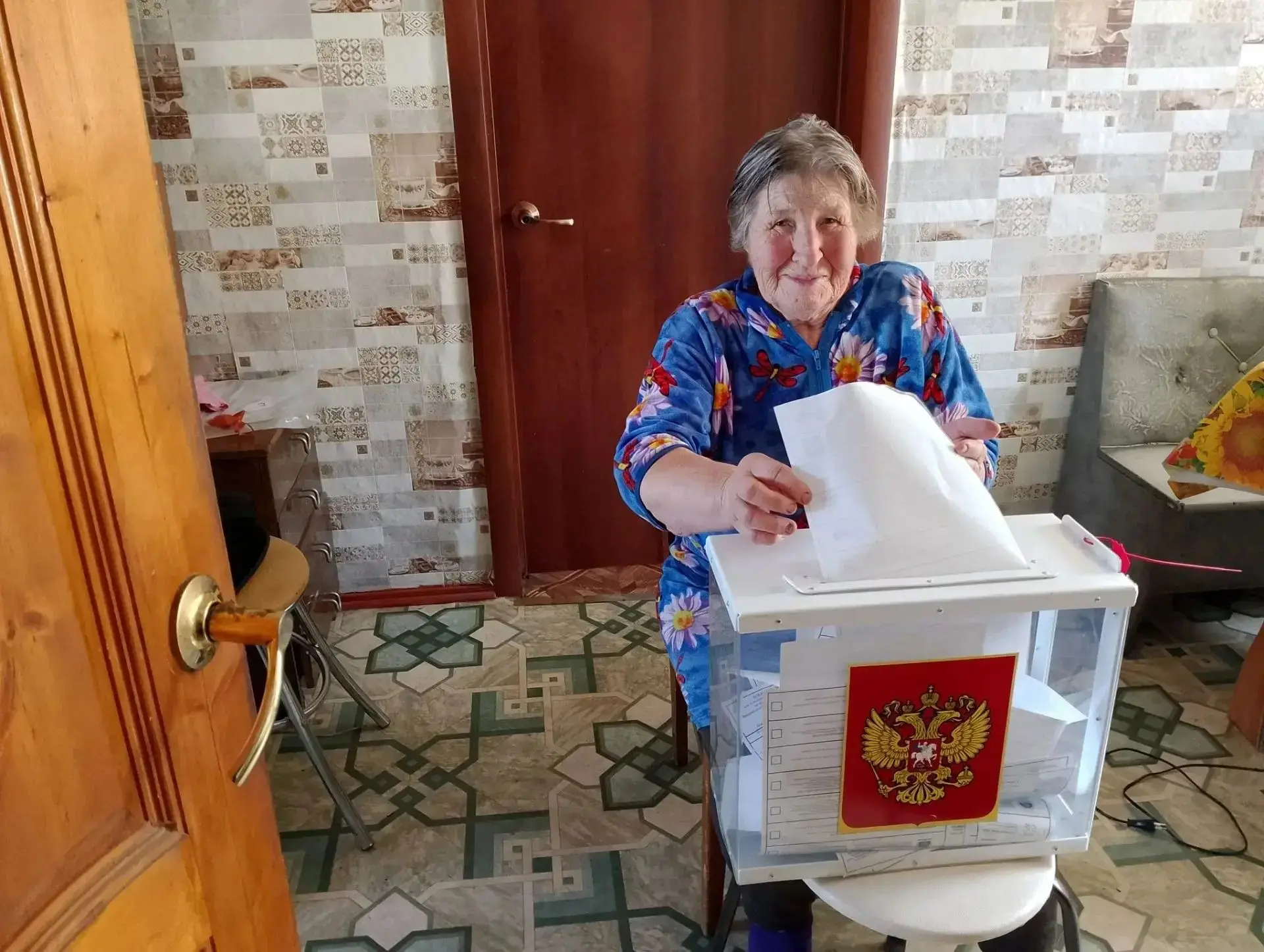 Голосование на территории Воробьёвского муниципального района идёт полным ходом. Гражда...