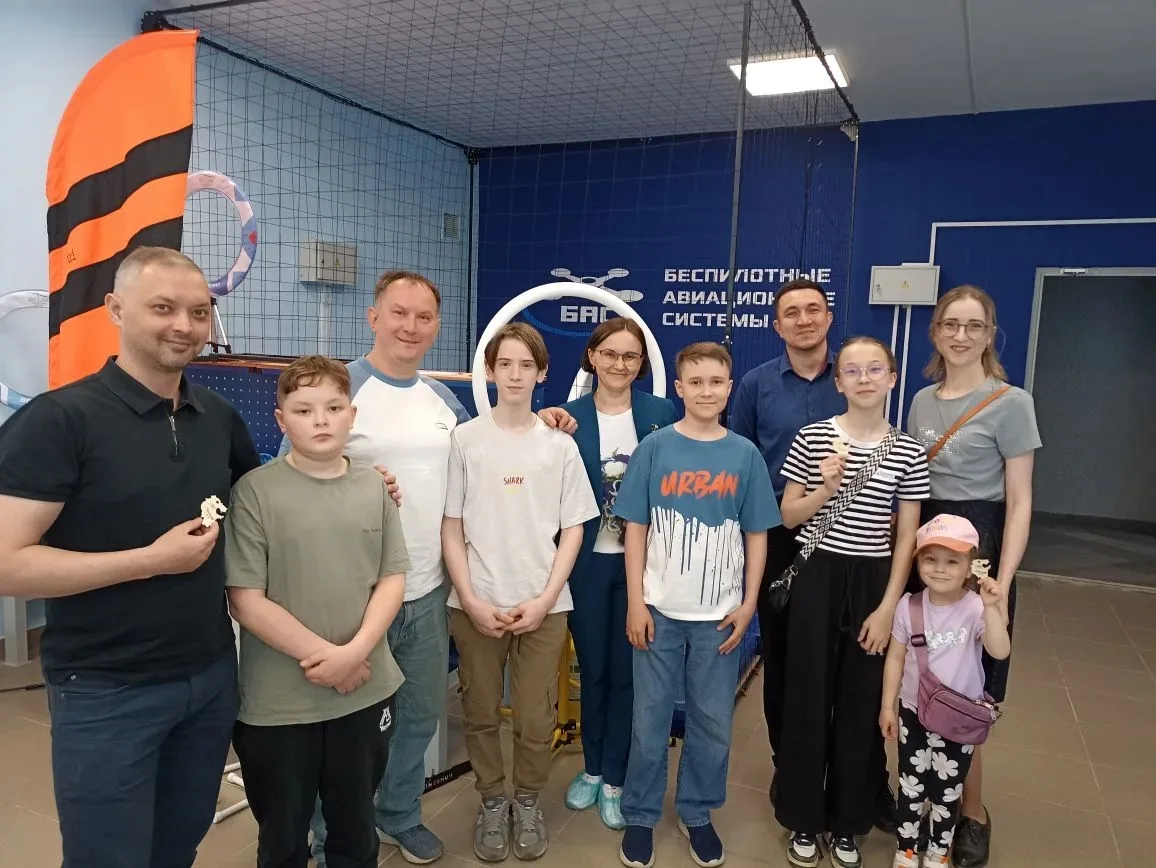 🛩В кружке БАС прошёл Семейный турнир по управлению в симуляторе  " Мама, папа я лётчиков семья "  По
