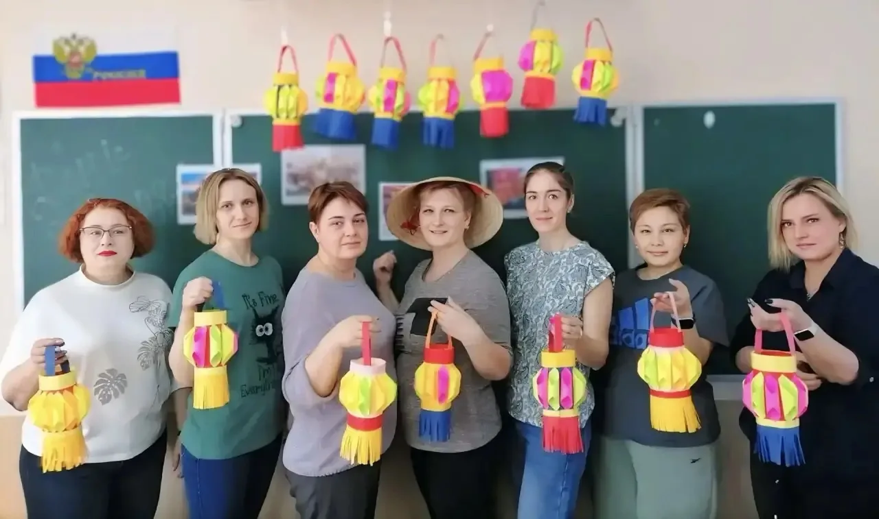 🏮В рамках школьного интеллектуального дня «День Китая», в Корпусе 3, состоялся яркий  и познавательн