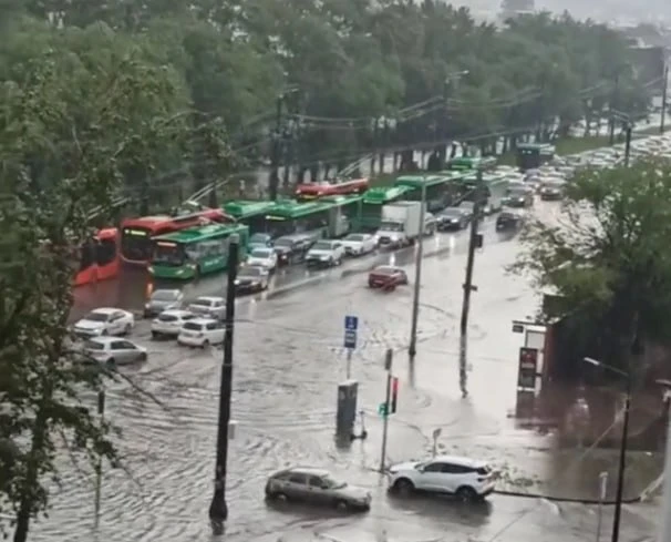 🌊 Полмиллиарда смыло первым же ливнем?

После мощного дождя в Челябинске затопило недавно отремонти
