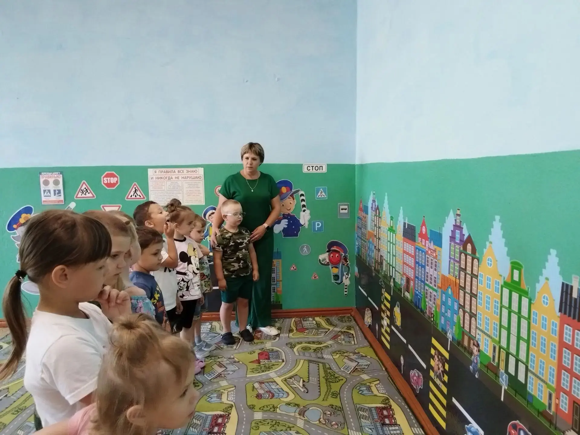 Обучение детей правилам дорожного движения остается важной задачей дошкольного образования. Поэтому 