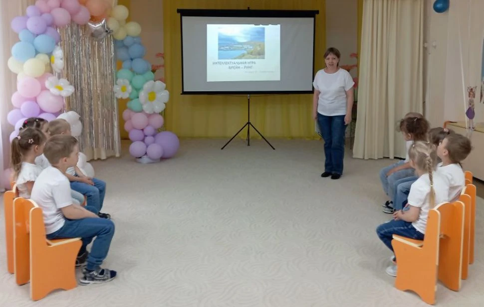 В рамках реализации курса "Я - Златоустовец" у детей старшей группы "Почемучки" прошла интеллектуаль