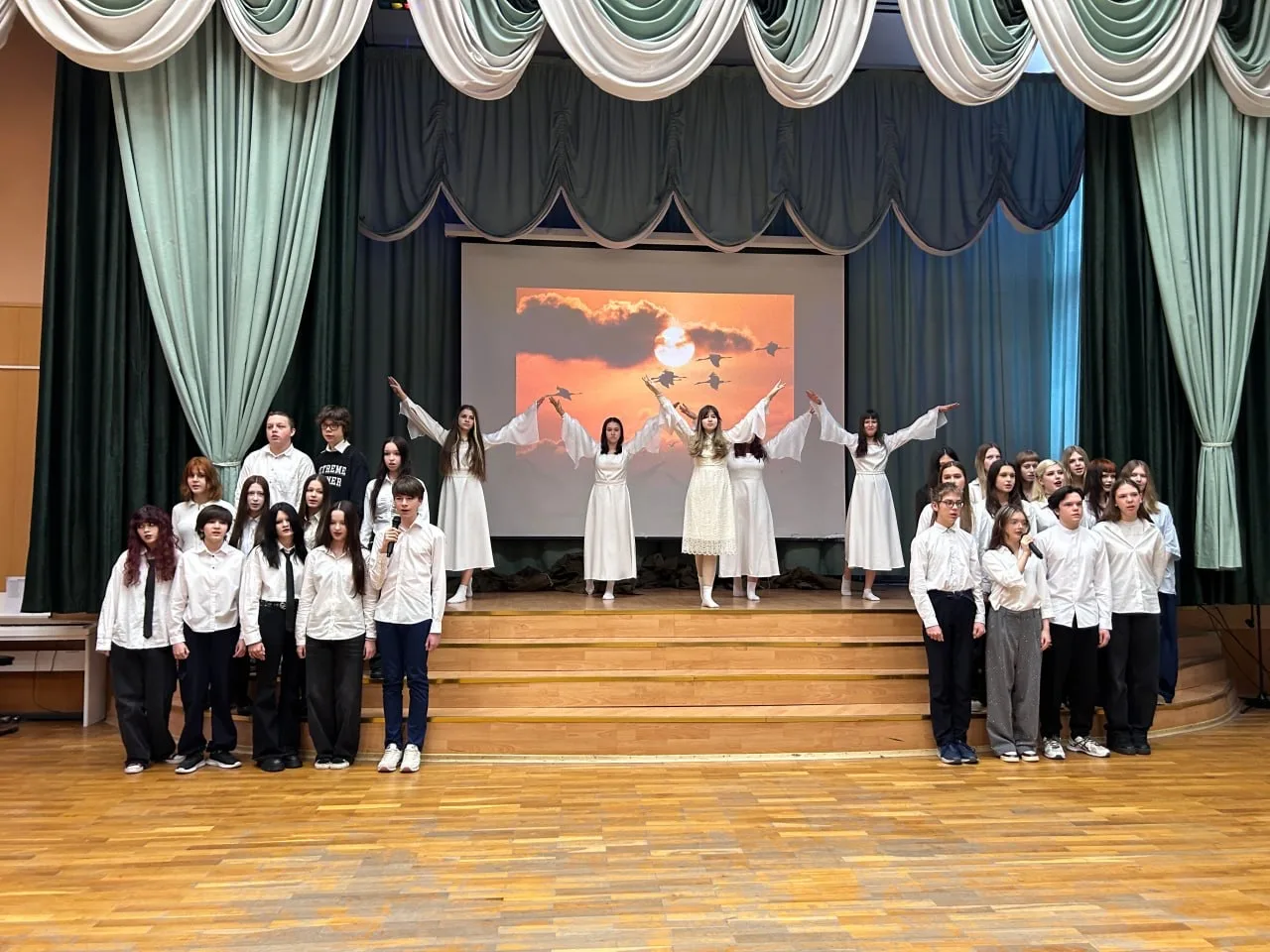 С Днем защитника Отечества!   🫡 В корпусе нашей школы по адресу ул. Санникова, 3к3 прошел традиционн