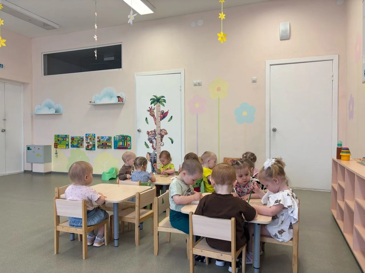 Маленькие творцы создают большие шедевры🖼️. Посмотрите, с какой любовью рисовали наши ...