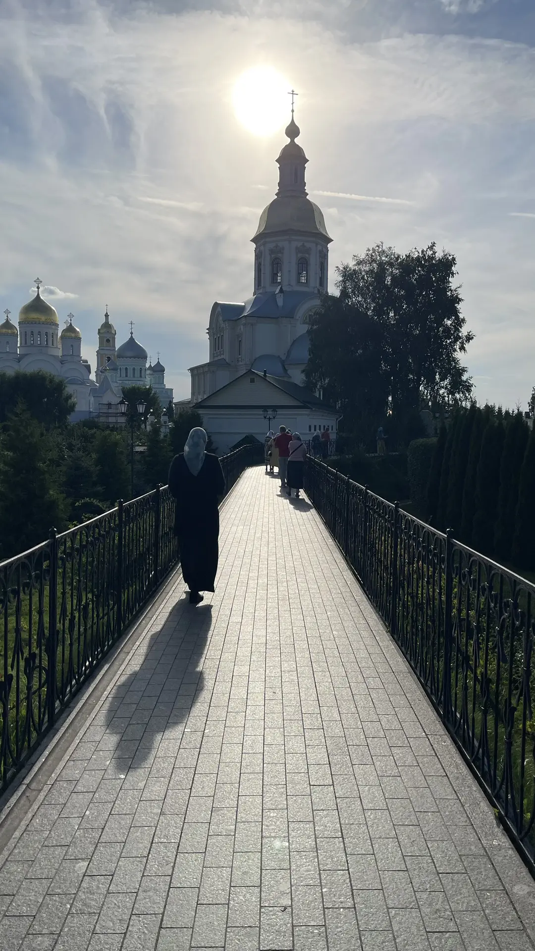 «Кто Канавку эту с молитвой пройдет да полтораста „Богородиц“ прочтет, тому все тут: и Афон, и Иерус