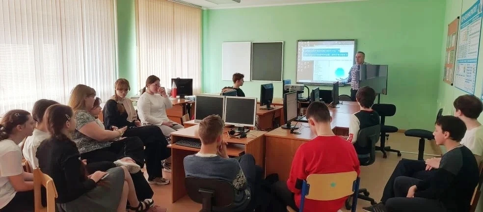 💻 Кибербезопасность и ИИ: как не потеряться в цифровом мире?