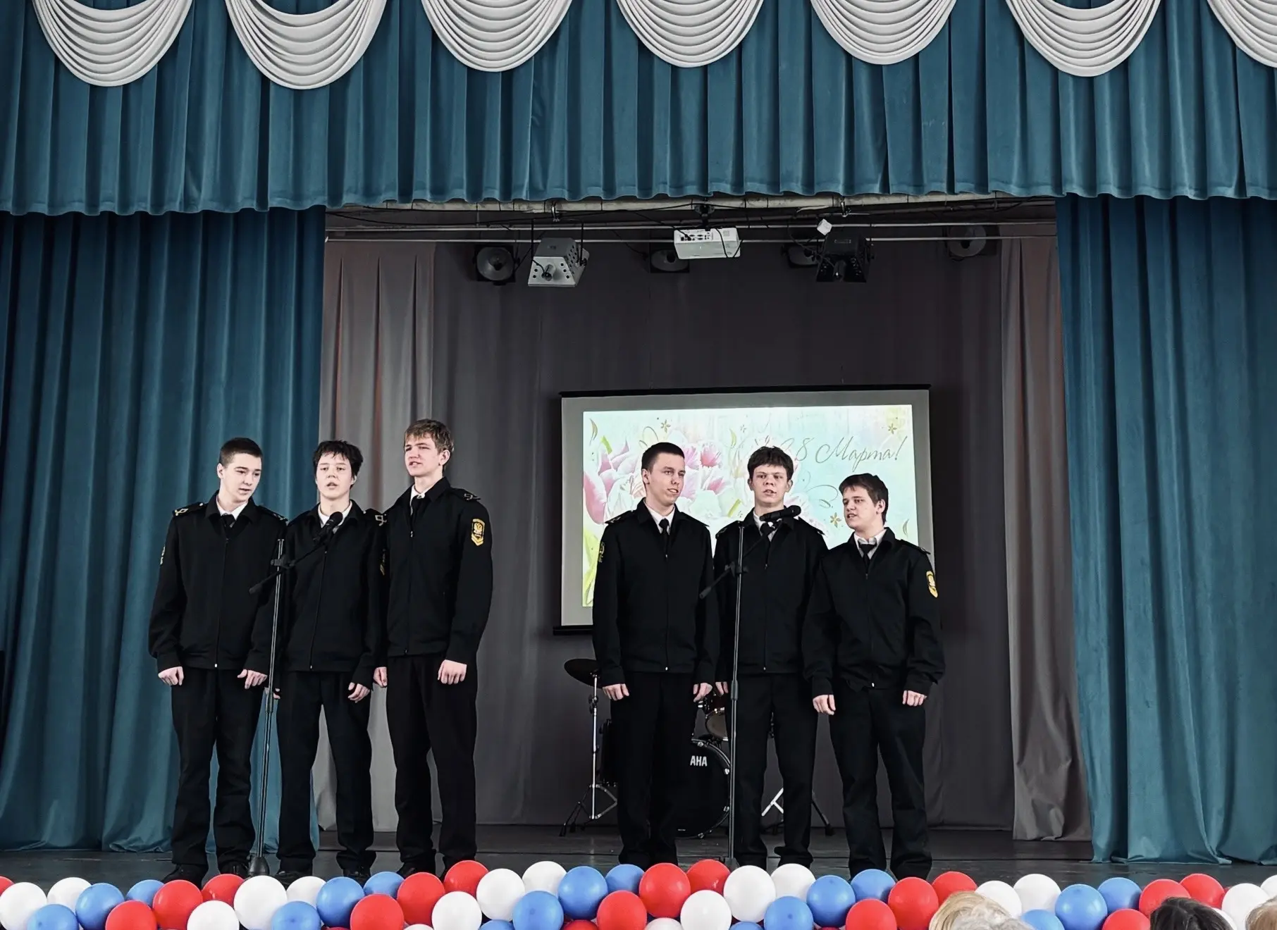 6 марта в Рыбинском ордена "Знак почета" училище имени В.И. Калашникова, прошёл праздничный концерт 