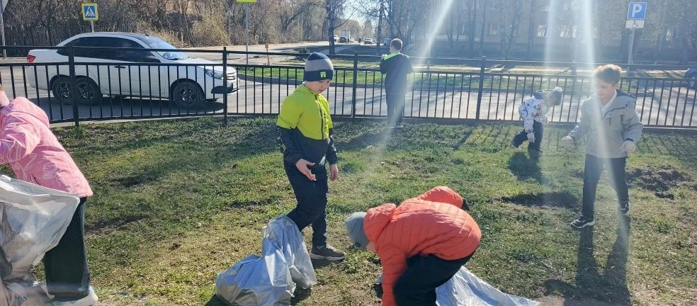 🚀 Чистый город начинается с нас! Наши ученики — настоящие герои! 🌿  В эти дни наша школа гудела от п