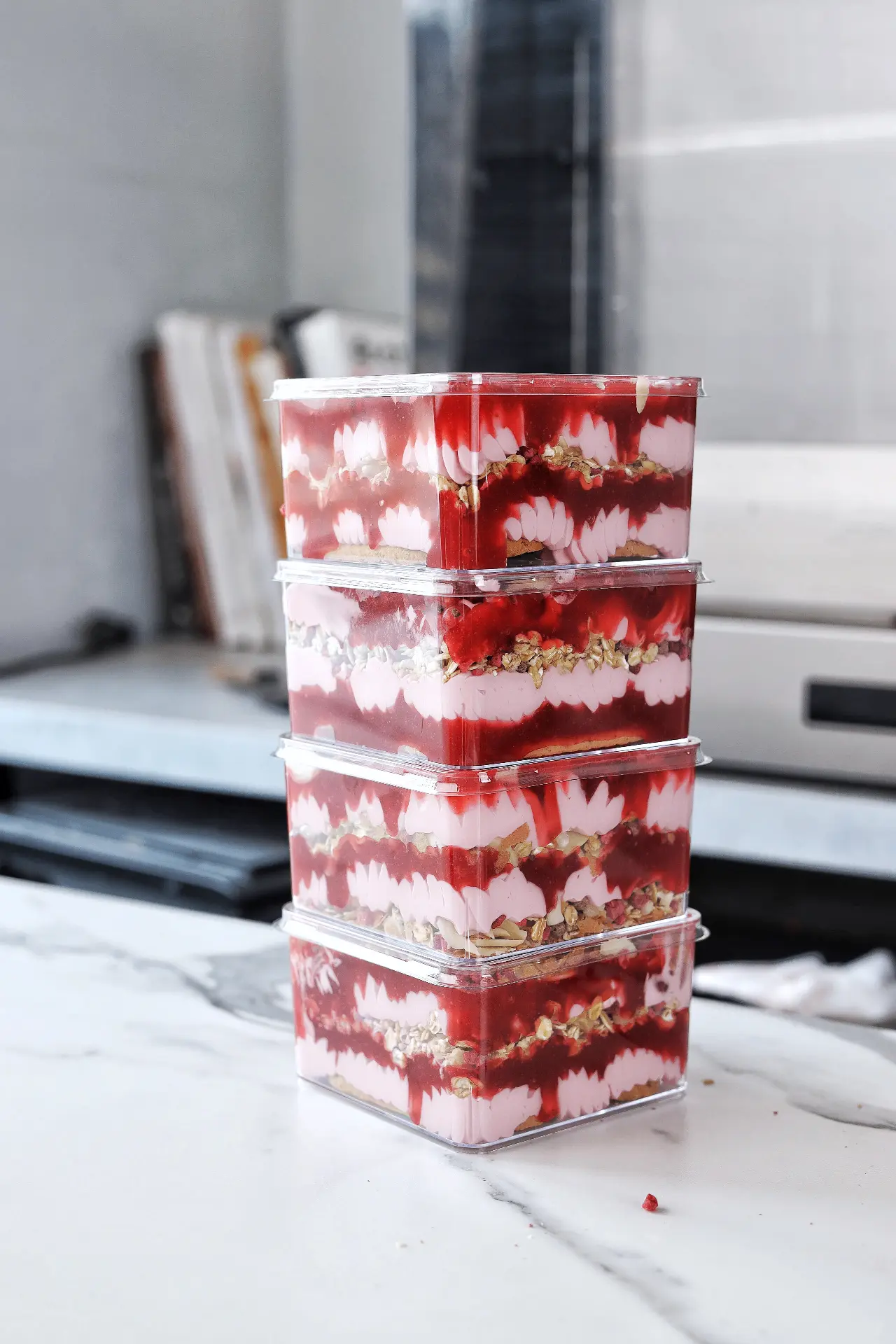 🍰 Рецепт: Банкейк (трайфл / торт в коробке)
Выход: 4–5 больших контейнеров размером 95×95 мм
🛒 Для