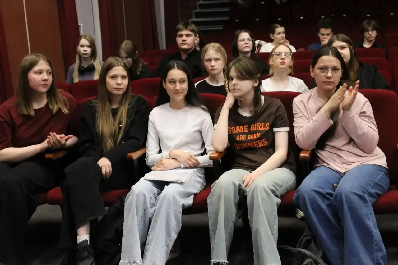 🧠В РДК «Горняк» торжественно завершили 26-й сезон Клуба интеллектуальных игр «Кот Шредингера»   🇷🇺В 