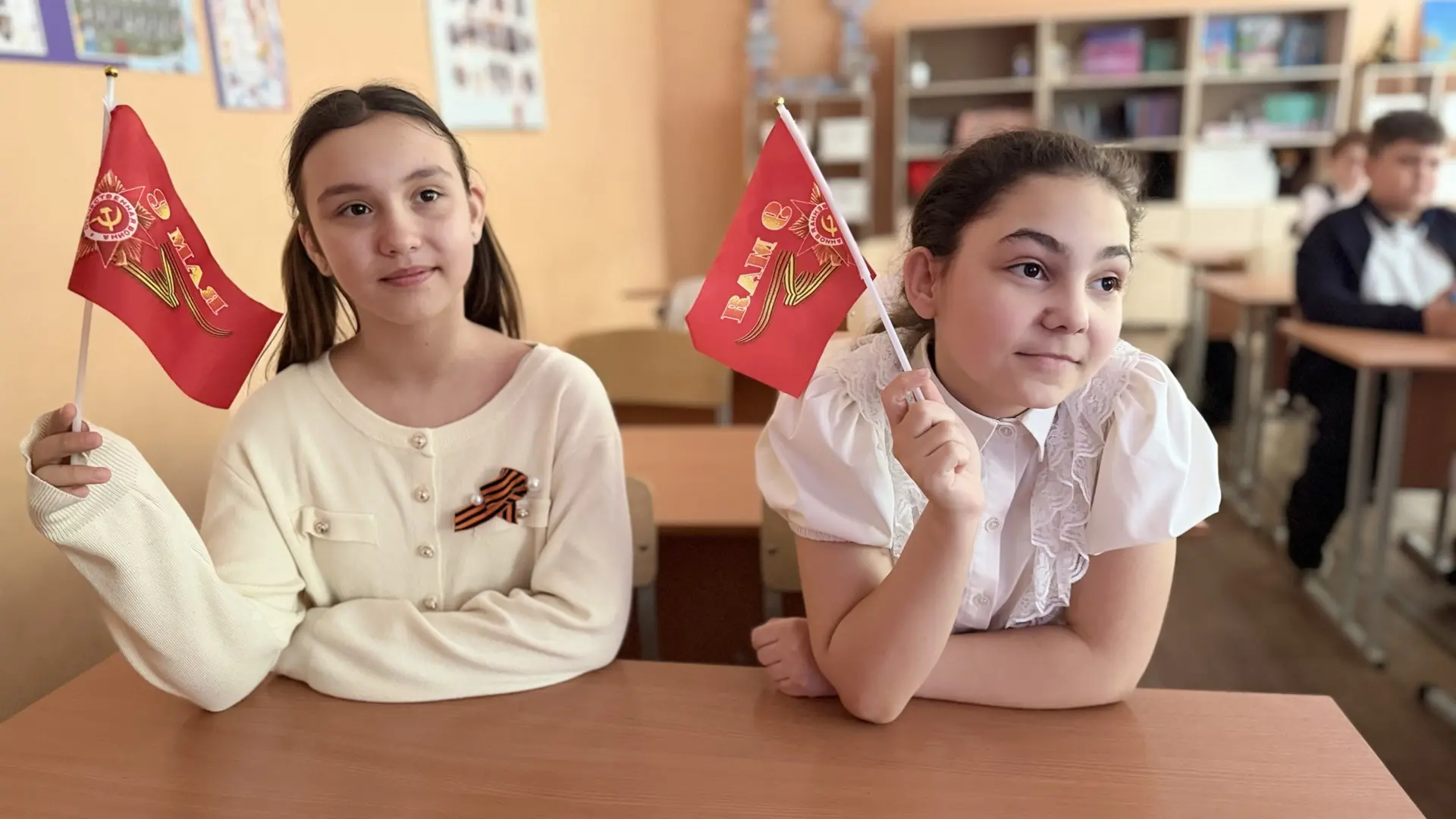 🎬 В преддверии Дня Победы КИНОГОРНИЦА встретила учащихся 5-х классов🎬  🕊️Пятиклассники погрузились в