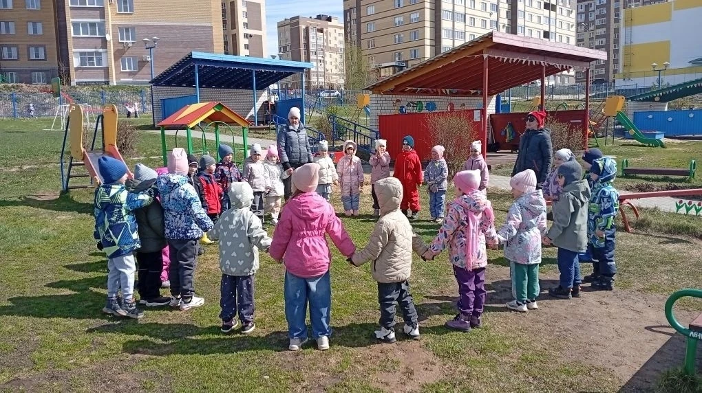 В мире гаджетов и цифровых развлечений всё труднее увлечь ребёнка простыми играми. Но с...
