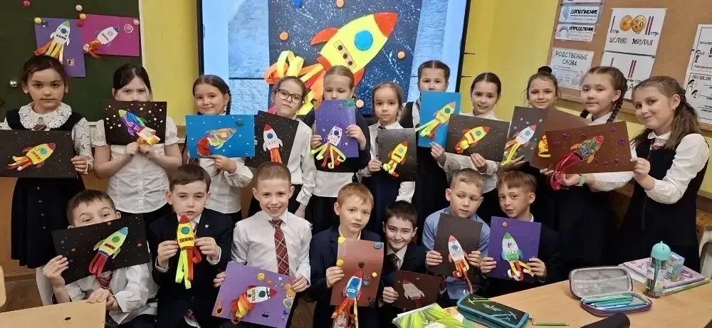🚀 Поехали! В нашей школе открылась творческая космическая лаборатория! В рамках тематической «Декады