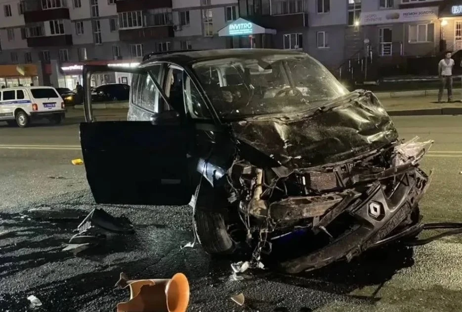 🚔Трагедия в Стерлитамаке: ночная гонка на Худайбердина закончилась смертью двух подростков. 
 
Вчер