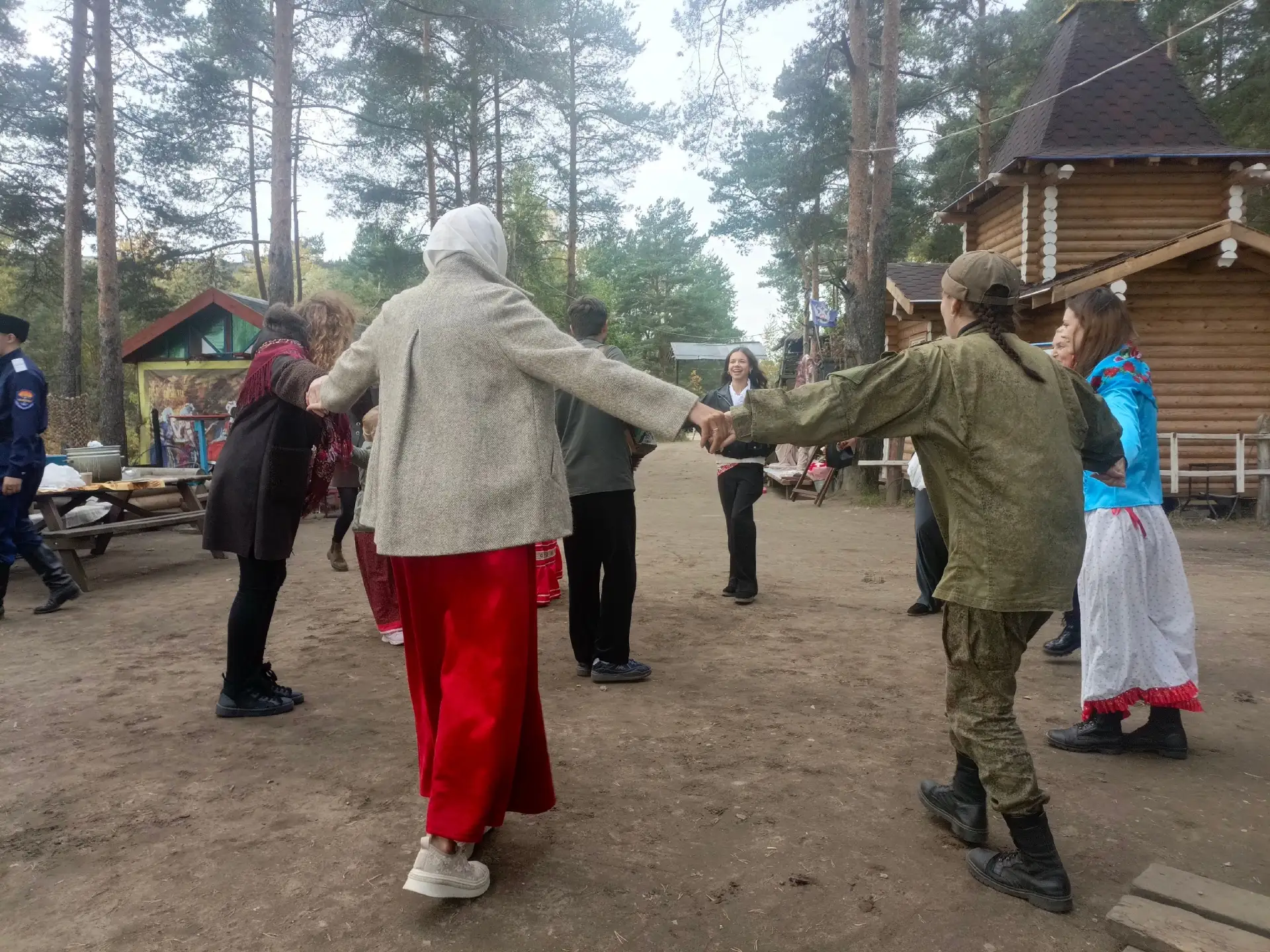 Однако, весело проводят субботу на казачьем хуторе "Приморский" на Орловском карьере 👻...
