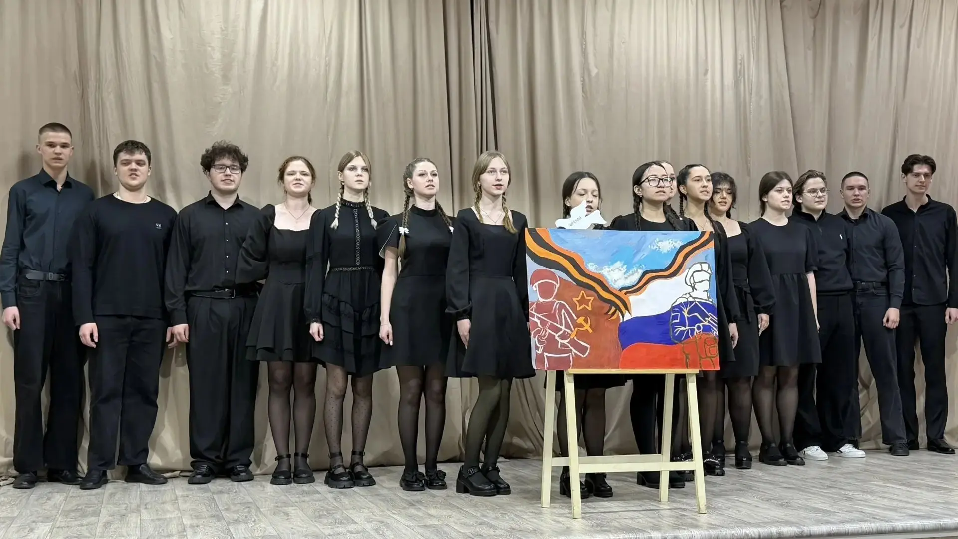 Школьный фестиваль музыкально-литературной композиции «Голос Памяти» прошёл среди 5-11 классов. «Гол