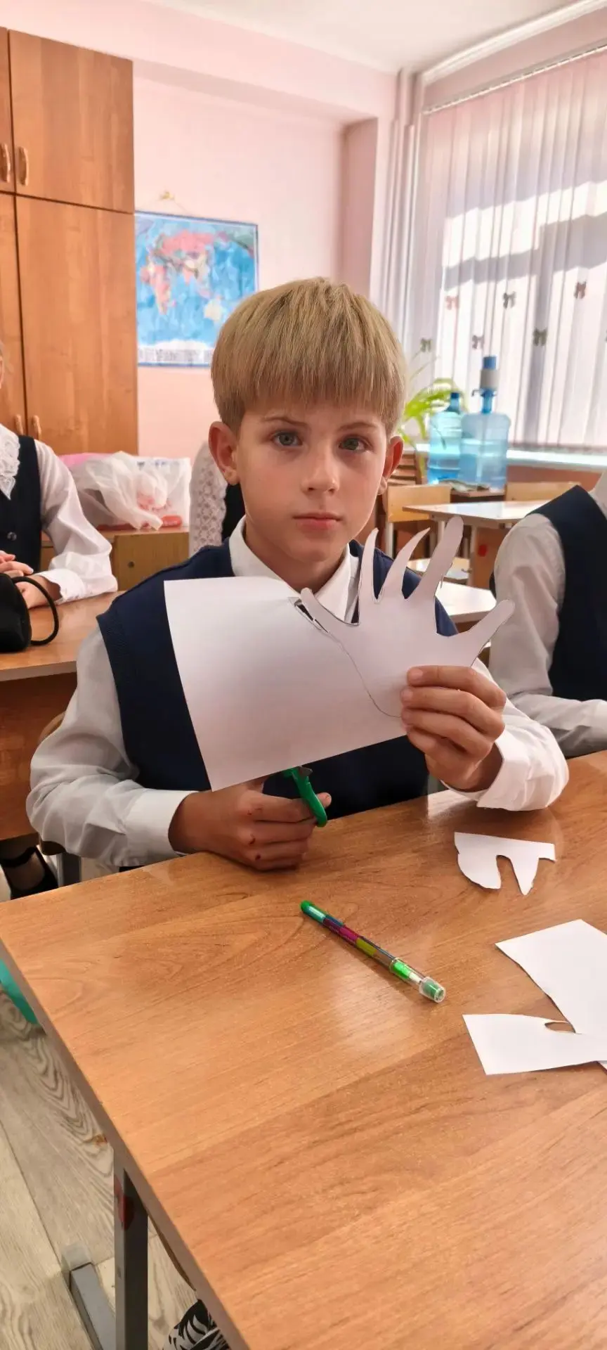 🕊 3 сентября в 4Б классе прошёл классный час, посвящённый Дню солидарности в борьбе с ...