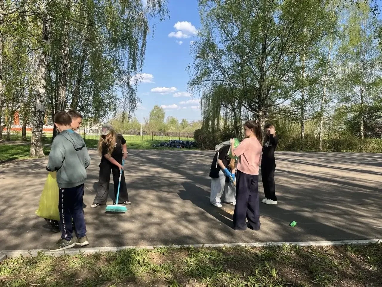 Труд и май! 4 Б класс #уборкашкольнойтерритории_школа14 #субботник_школа14