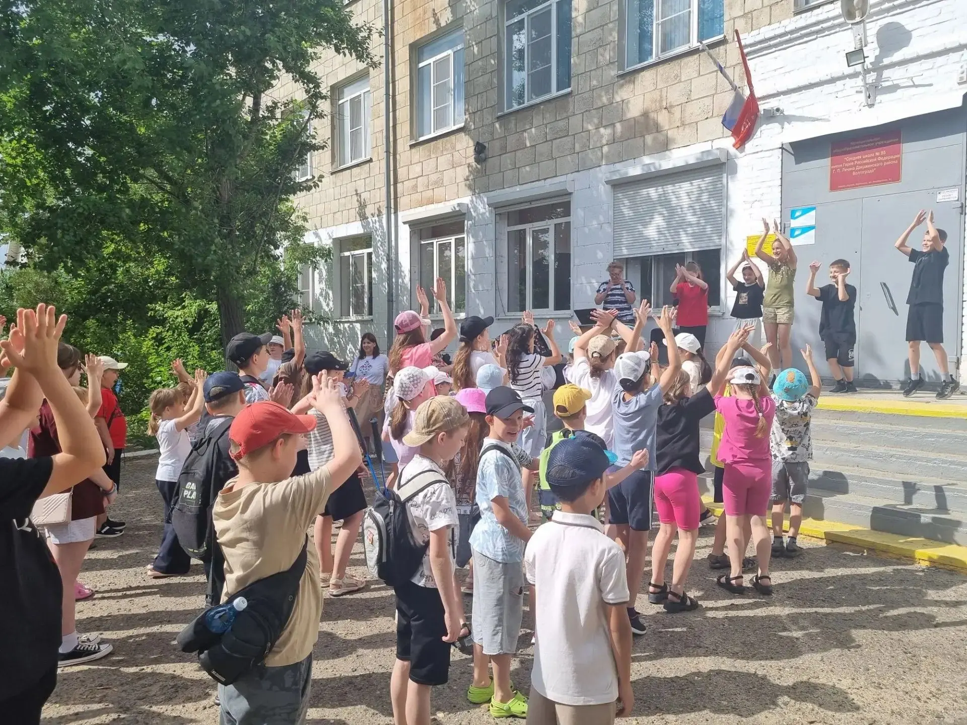 15 июня в «Новом поколении»: утро по расписанию — бодрость, музыка и улыбки ☀️🤸‍♀️

В детском лагер