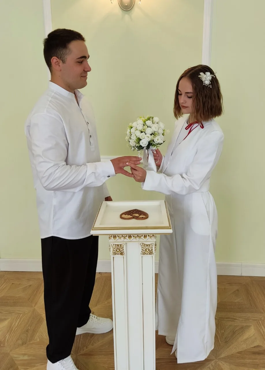 🌿Июньский день, который объединил два сердца! 
💕 Никита и Аделина

Поздравляем с днем бракосочетан