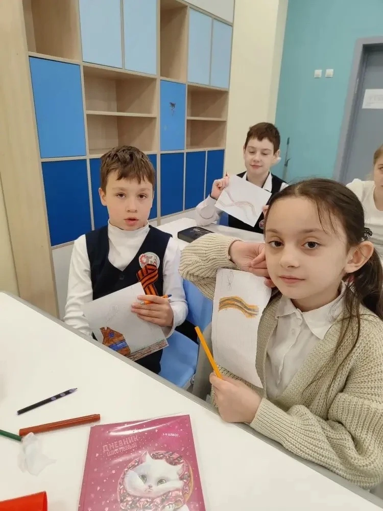 🇷🇺Сегодня в “Инженерно-технологической Школе No 32” в рамках проекта "Разговоры о важном" состоялись