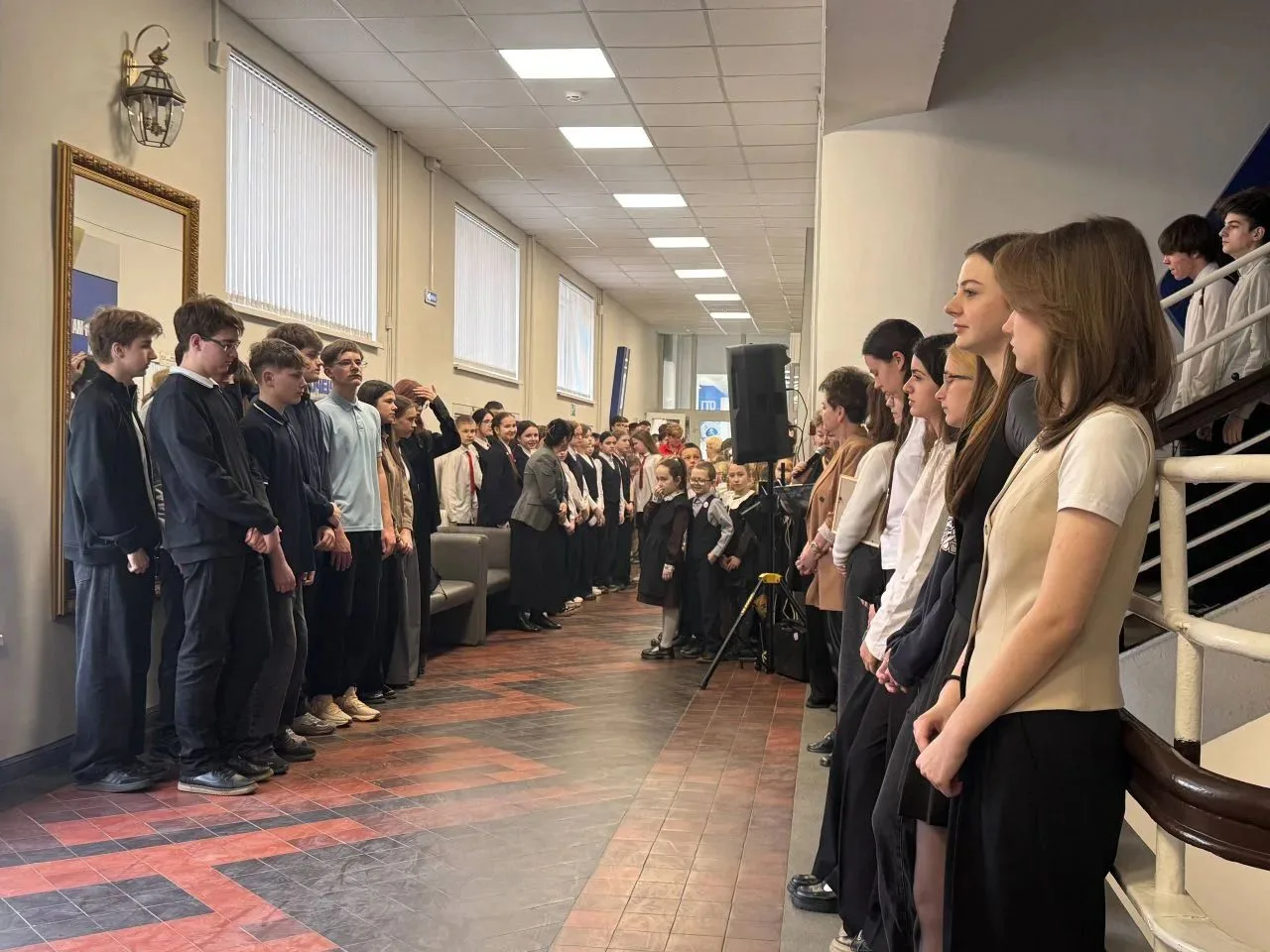 Торжественная линейка 23 марта  23 марта гимназистов вновь приветствовали на торжественной линейке, 