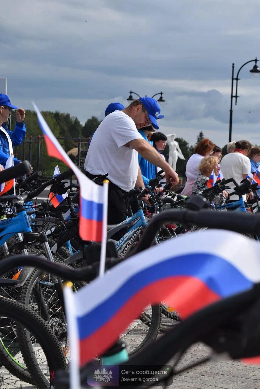 🇷🇺ТРИКОЛОР В РИТМЕ ВЕЛОСИПЕДНЫХ КОЛЁС🚲