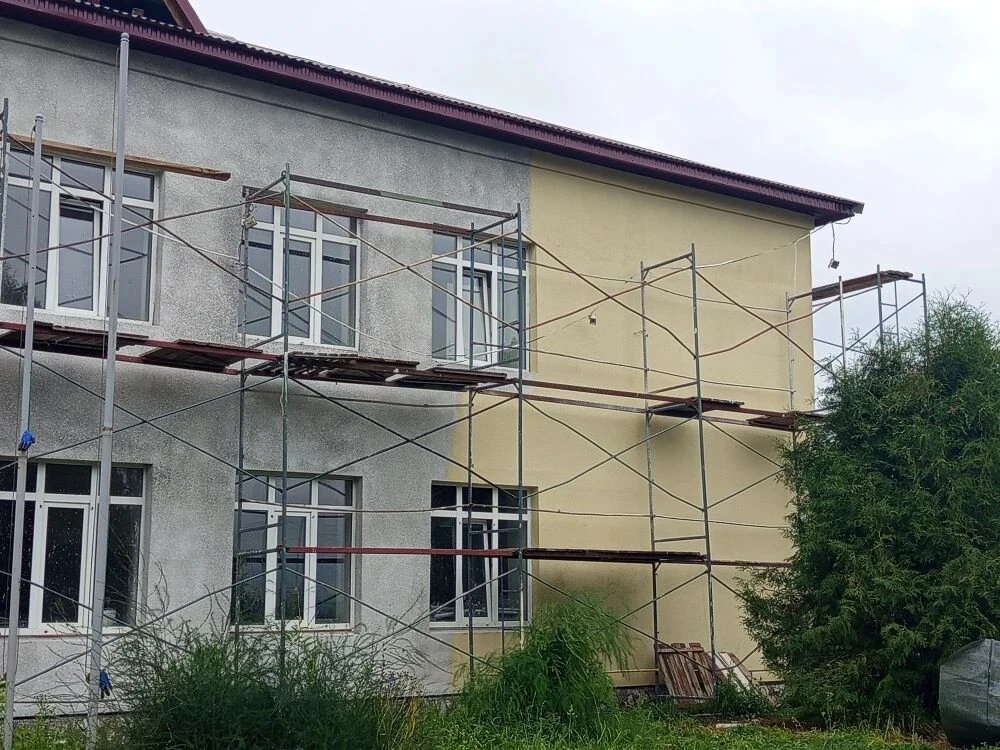 ☀️ Пока у ребят каникулы, в образовательных учреждениях идут большие перемены. Меняют коммуникации, 
