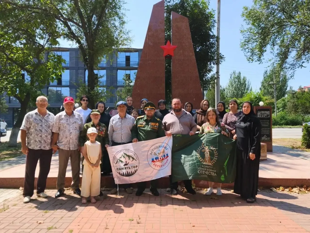 В этнодворе городского дворца культуры прошел мастер-класс по изготовлению антидроновых...