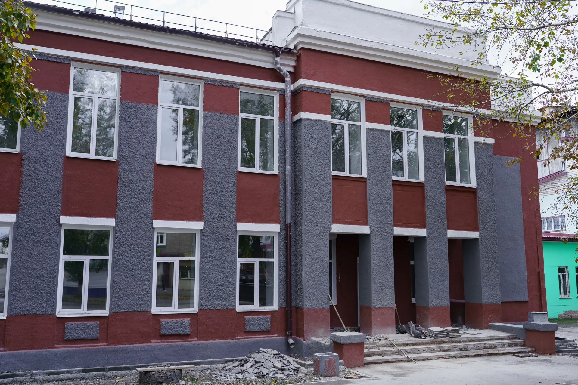 Капремонт Центральной городской библиотеки им. А. Вампилова в Черемхово вышел на заверш...