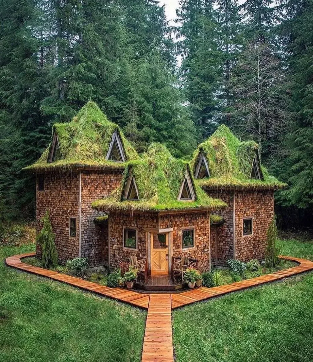Маленький замок, для загородного отдыха с друзьями. 🏠