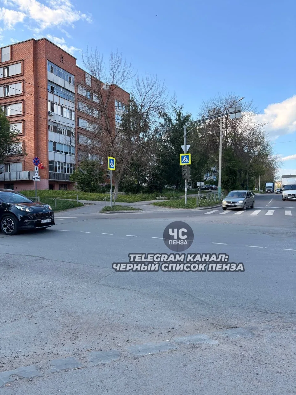 Две недели светофор не работает на перекрестке Рахманинова