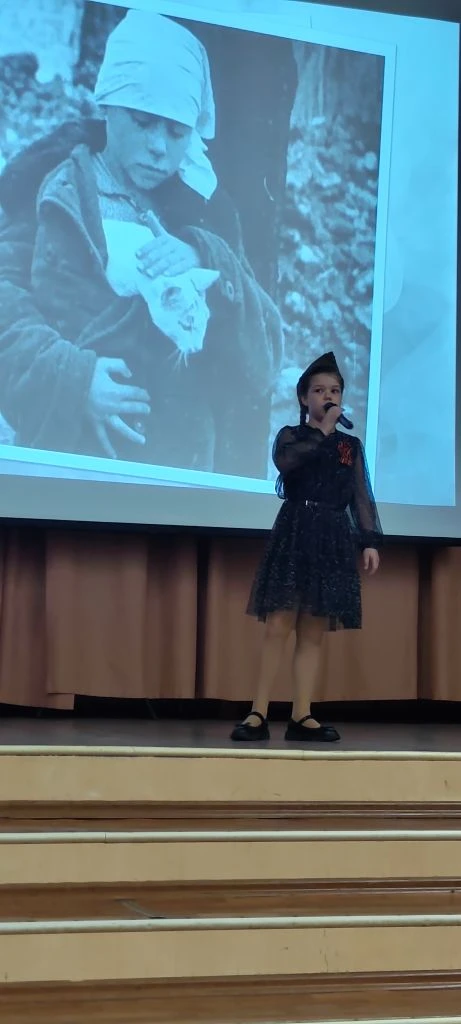 ПРАЗДНИЧНЫЕ КОНЦЕРТЫ  🎶 В преддверии Дня Победы во всех школьных корпусах школы прошли праздничные к