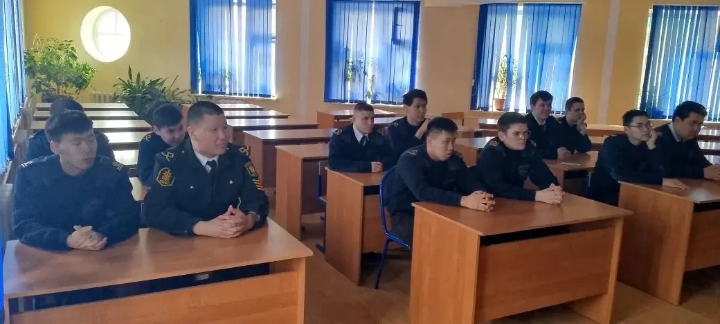 ПРОДОЛЖИ УЧЕБУ И СТАНЬ ОФИЦЕРОМ!  О подтянутости и поддержании себя в здоровьесберегающем жизненном 